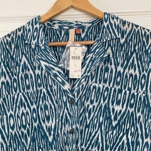 ANTHROPOLOGIE Blue Motif Button Down
